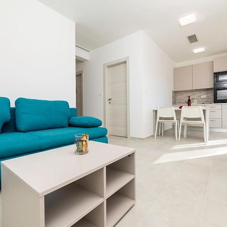 Apartments Sucic 2 Солине Экстерьер фото