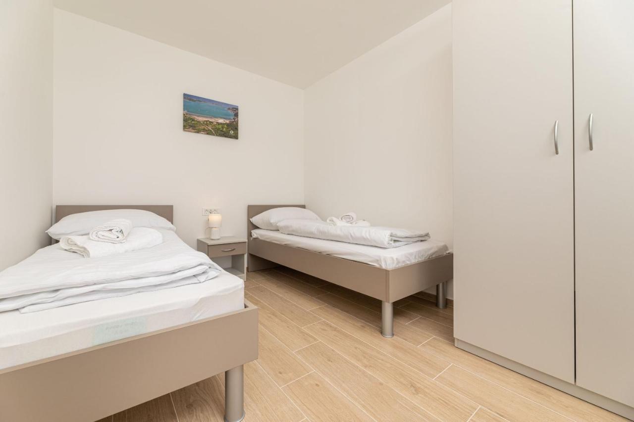 Apartments Sucic 2 Солине Экстерьер фото