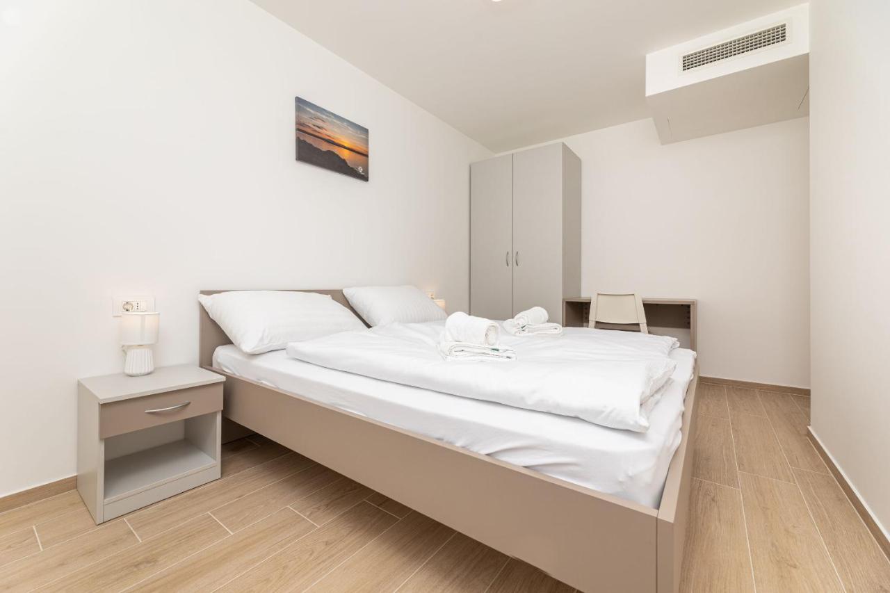 Apartments Sucic 2 Солине Экстерьер фото