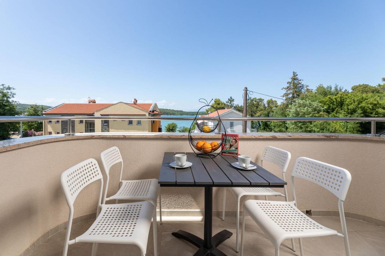 Apartments Sucic 2 Солине Экстерьер фото