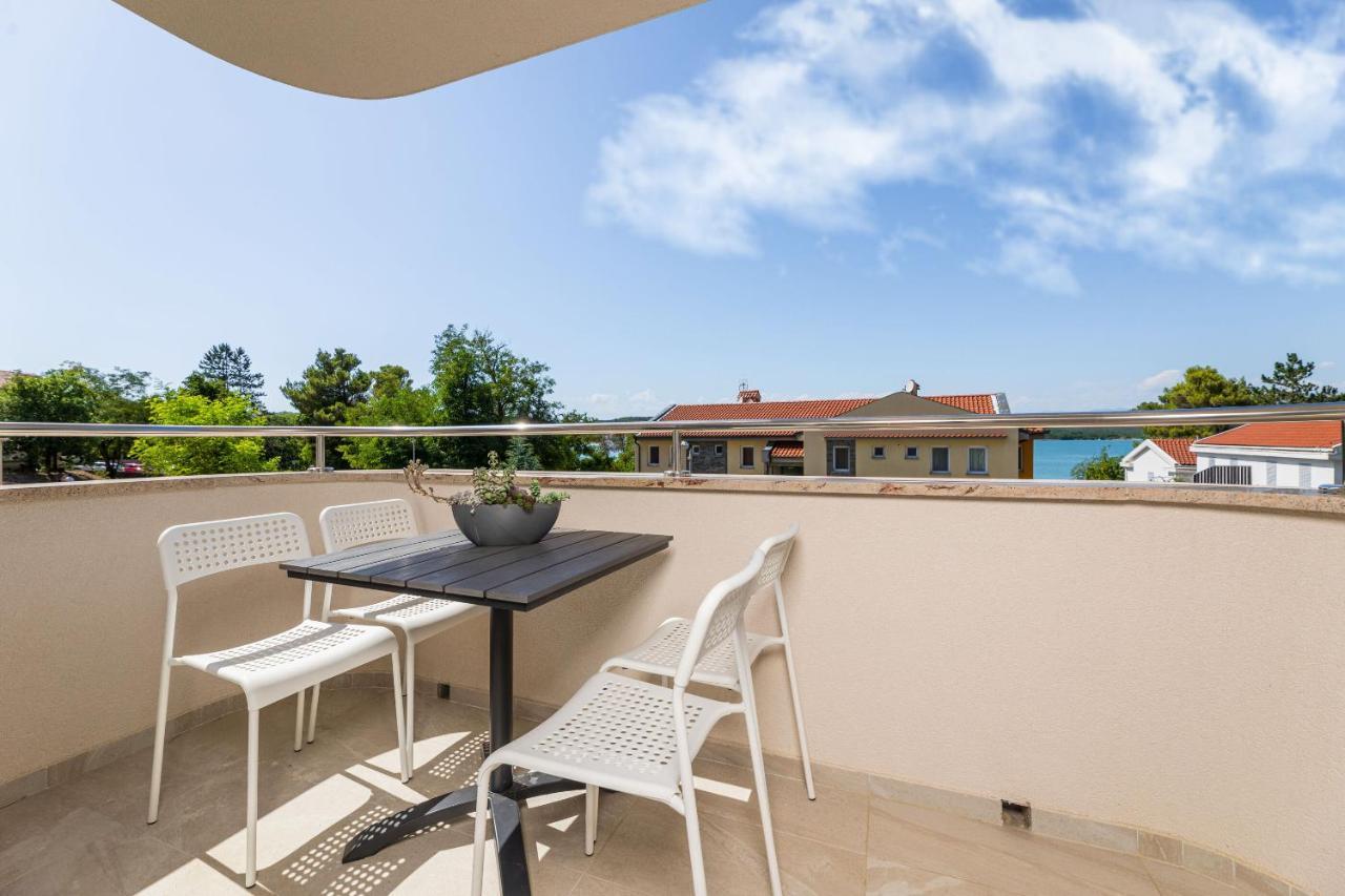 Apartments Sucic 2 Солине Экстерьер фото