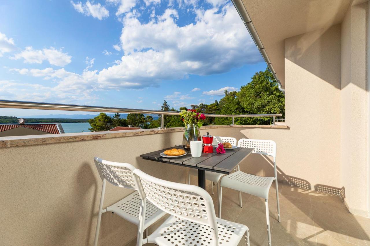 Apartments Sucic 2 Солине Экстерьер фото