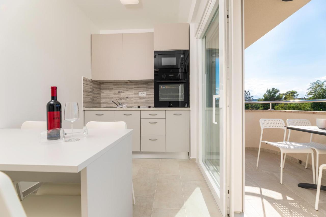 Apartments Sucic 2 Солине Экстерьер фото
